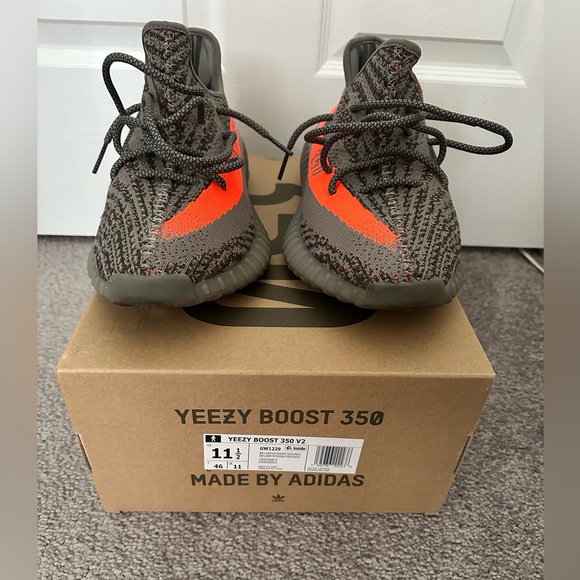 Adidas Yeezy Boost 350 V2 - Picture 1 of 4